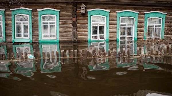 Весенний паводок в поселке Большие Уки в Омской области. Архивное фото