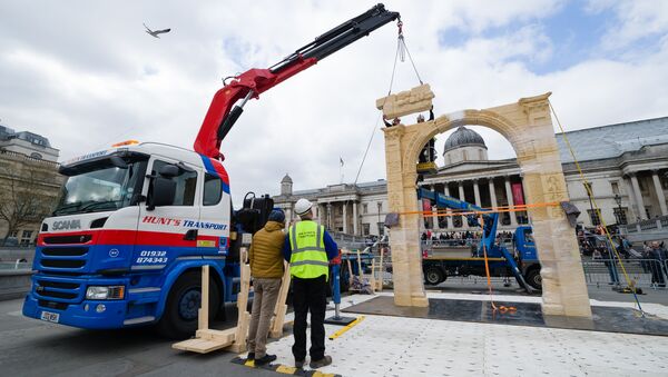 Копия Триумфальной арки Пальмиры на Трафальгарской площади Лондона