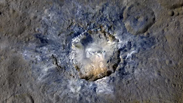 Dawn получил снимки двух новых загадочных кратеров на Церере