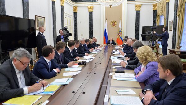 Совещание Путина с членами правительства. Архивное фото