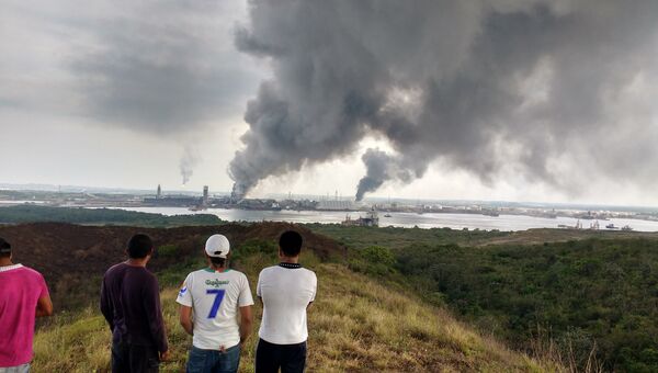 Пожар на заводе нефтяной компании Pemex. Архивное фото