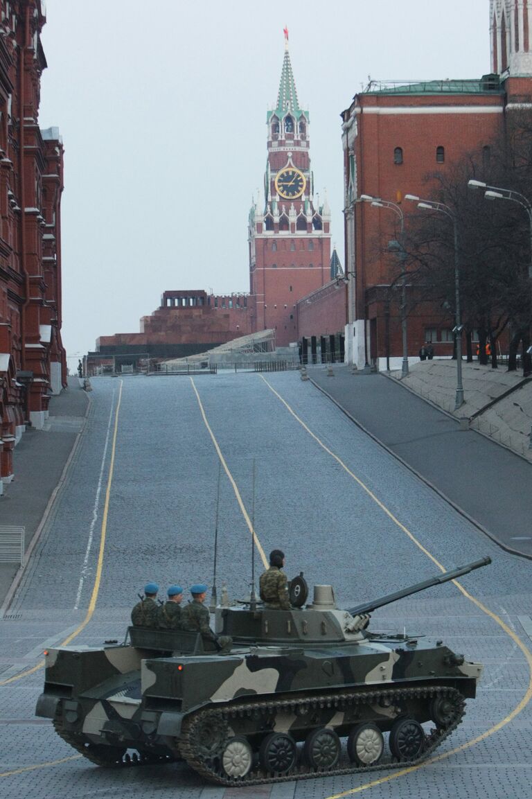 Боевая машина десанта (БМД-4). Репетиция военного парада, посвященного Дню Победы, на Манежной площади