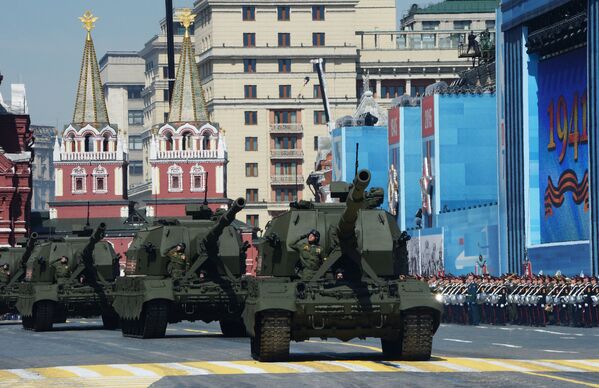 Самоходная артиллерийская установка (САУ) Коалиция-СВ во время военного парада