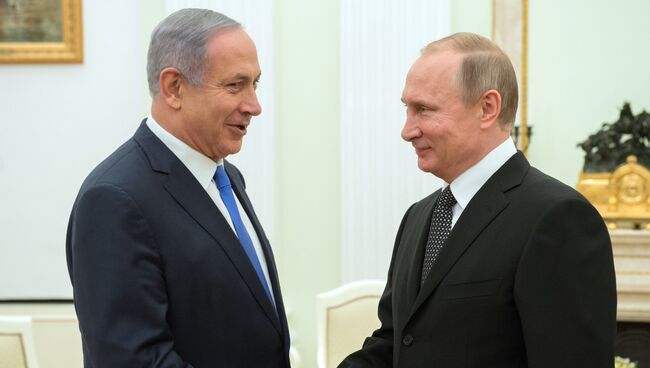Президент РФ В. Путина и премьер-министр Израиля Б. Нетаньяху. Архивное фото