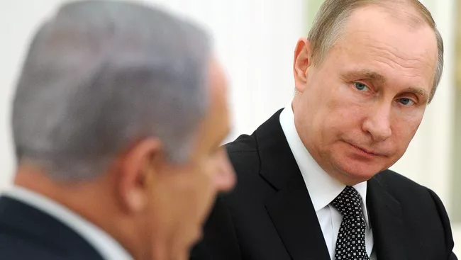 Президент РФ В. Путин и премьер-министр Израиля Б. Нетаньяху. Архивное фото