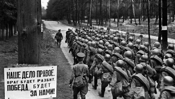 Мобилизация. Колонны бойцов движутся на фронт. 23 июня 1941 года