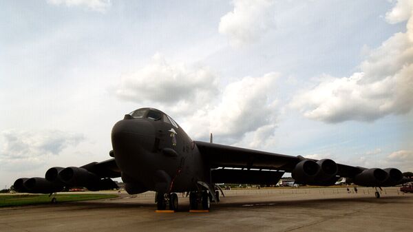 Бомбардировщик Б-52 (США). Архивное фото