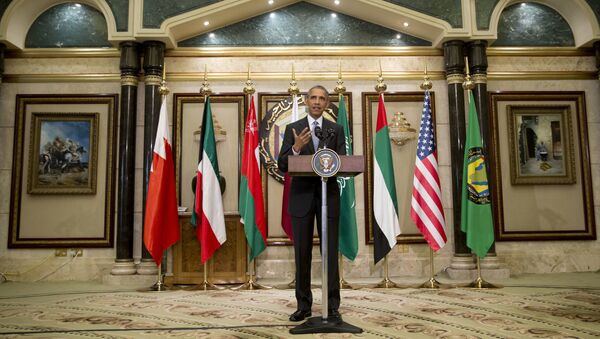 Президент США Барак Обама выступает на саммите Совета сотрудничества стран Залива в Эр-Рияд. Архив