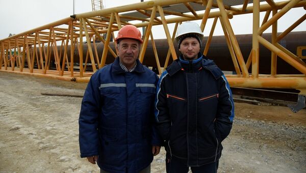 Строительство моста через Керченский пролив. Отец и сын: Василий Иванович и Андрей Кравченко
