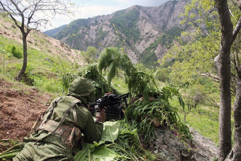 Совместные учения подразделений военной разведки государств-членов ОДКБ Поиск 2016 в Таджикистане