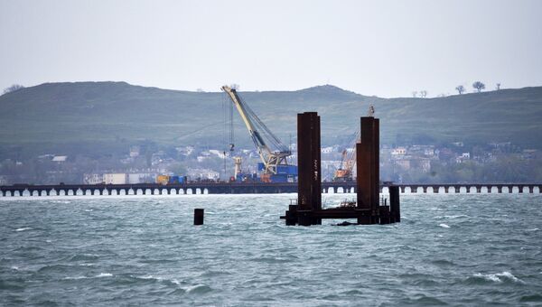 Строительство моста через Керченский пролив в Крыму, архивное фото