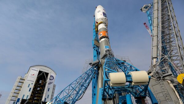 Вывоз ракеты Союз-2.1а с космическими аппаратами на стартовую площадку космодрома Восточный
