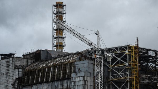 Саркофаг над четвертым энергоблоком Чернобыльской АЭС. Архивное фото