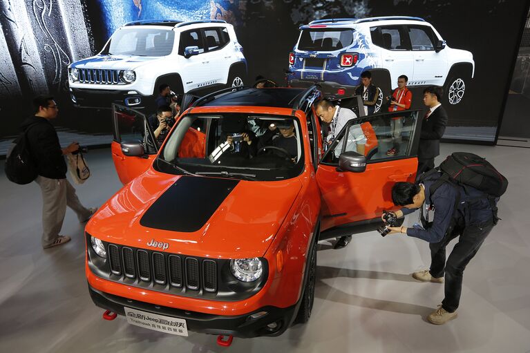 Автомобиль Jeep Renegade. Пекинский автосалон, апрель 2016