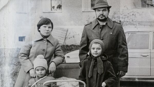 Семейная фотография Николая Чмерковского с женой Татьяной до катастрофы на Чернобыльской АЭС в в городе Припяти