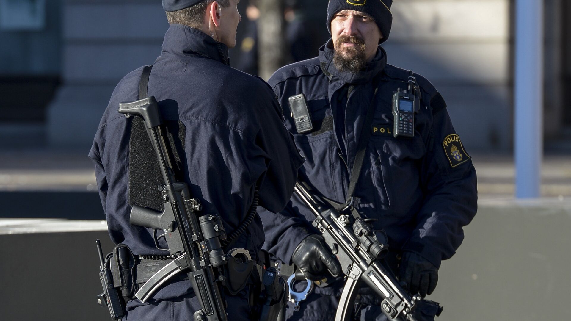 Вооруженные сотрудники полиции в центре Стокгольма, Швеция. Архивное фото - РИА Новости, 1920, 19.12.2017