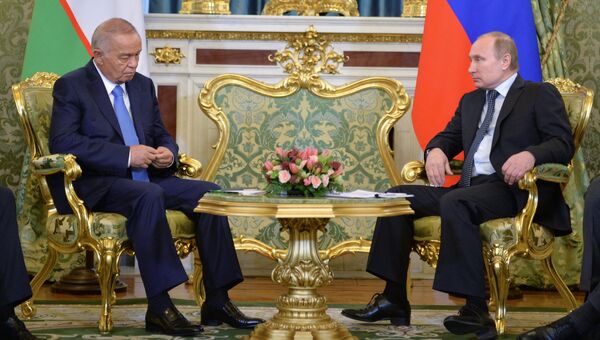 Президент России Владимир Путин и президент Узбекистана Ислам Каримов во время встречи в Кремле