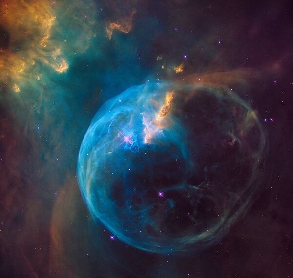 Туманность Пузырь снятая телескопом Хаббл