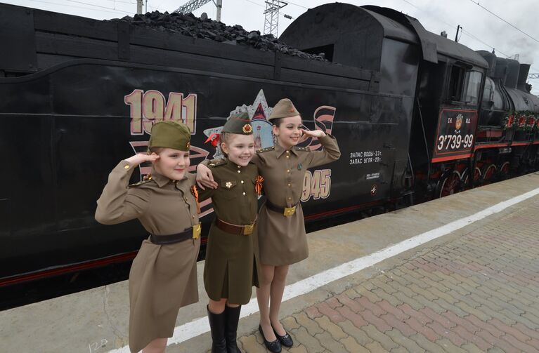 Прибытие ретро-поезда Победа в Минеральные воды