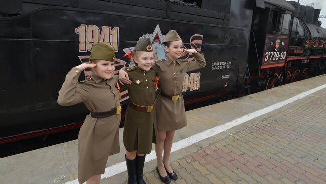 Прибытие ретро-поезда Победа в Минеральные воды