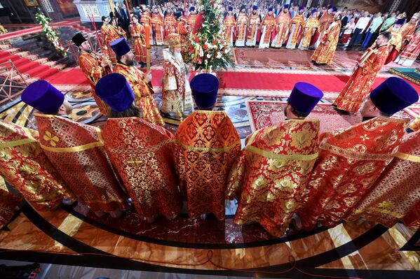 Патриарх Московский и Всея Руси Кирилл на пасхальном богослужении в храме Христа Спасителя в Москве