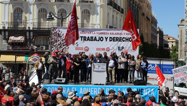 В Испании десятки тысяч человек требуют создания рабочих мест