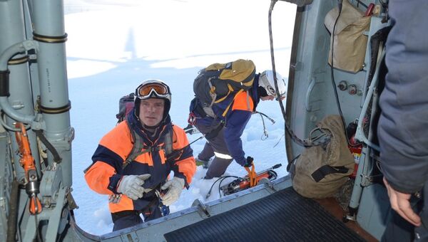 Поисковые работы на месте крушения вертолета Robinson на Камчатке