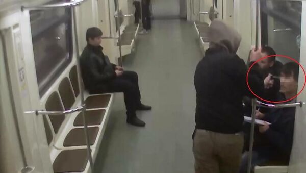 Московская полиция задержала группу скинхедов за нападения на иностранцев в метро