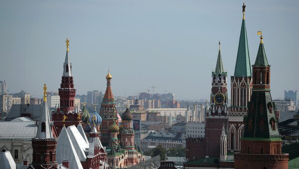 Вид на Красную площадь с крыши отеля Ritz-Carlton в Москве. Архивное фото