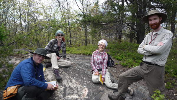 Ученые изучают породы в кратере Садбери в Канаде
