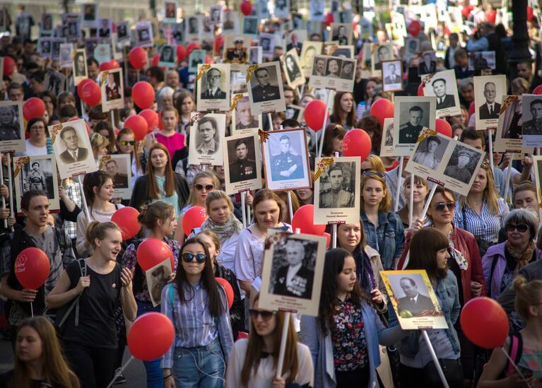 Патриотическая акция Бессмертный полк в Санкт-Петербурге