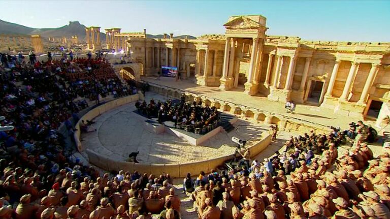 Оркестр Мариинского театра исполнил кадриль Щедрина в Пальмире Оркестр Мариинского театра исполнил кадриль Щедрина в Пальмире