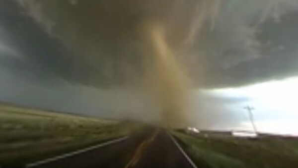 Торнадо на панорамном видео