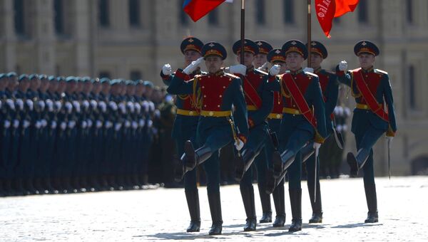 Знаменная группа парадного расчета во время военного парада на Красной площади