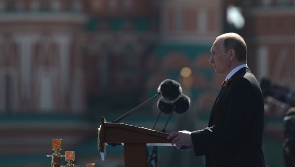 Президент России Владимир Путин на Красной площади в Москве. Архивное фото