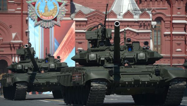 Танки Т-90А во время военного парада на Красной площади в честь 71-й годовщины Победы в Великой Отечественной войне 1941-1945 годов