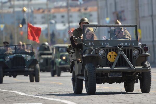Историческая техника во время военного парада, посвященного 71-й годовщине Победы в Великой Отечественной войне, в Екатеринбурге