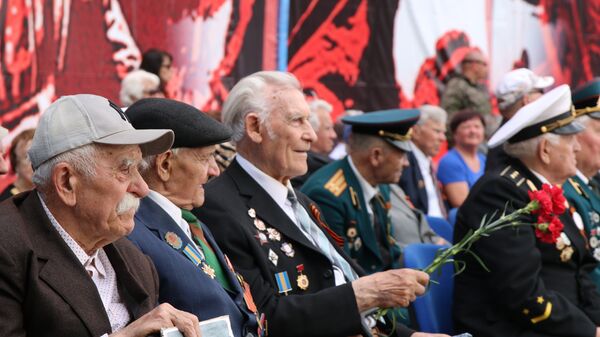 Парад в честь Дня Победы в Луганске. Архивное фото