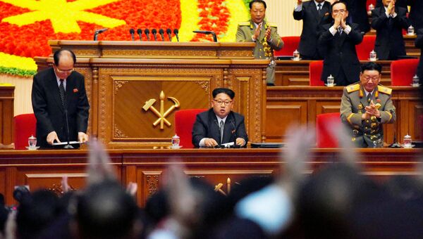 Северокорейский лидер Ким Чен Ын на съезде ТПК в Пхеньяне