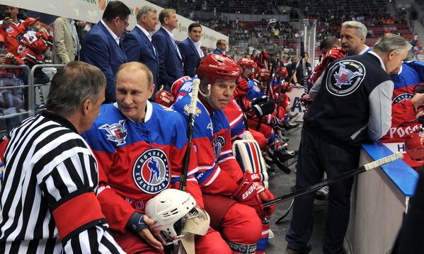Президент РФ В. Путин принял участие в гала-матче турнира Ночной хоккейной лиги