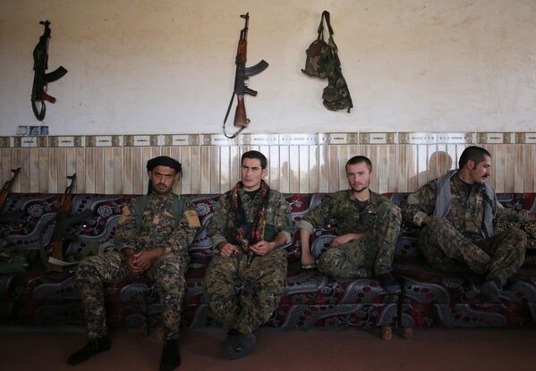 Бойцы сил сопротивления ИГИЛ в Синджаре, Ирак