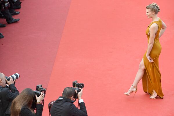 Французская модель и актриса Гайя Уайсс на красной дорожке церемонии открытия 69-го Каннского кинофестиваля
