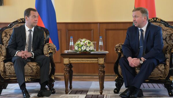 Встреча премьер-министра РФ Д. Медведева и премьер-министра Белоруссии А. Кобякова. Архивное фото