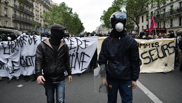 Шествие противников реформы трудового законодательства в Париже