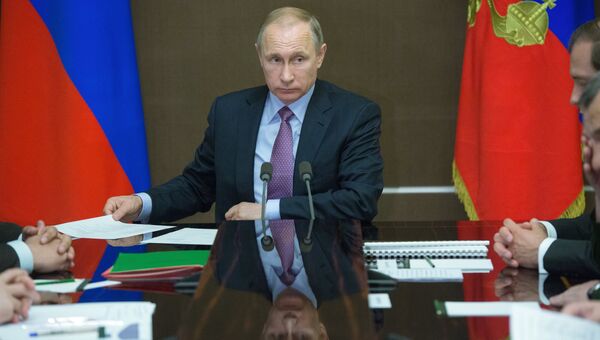 Президент России Владимир Путин проводит совещание по авиации в резиденции Бочаров ручей в Сочи