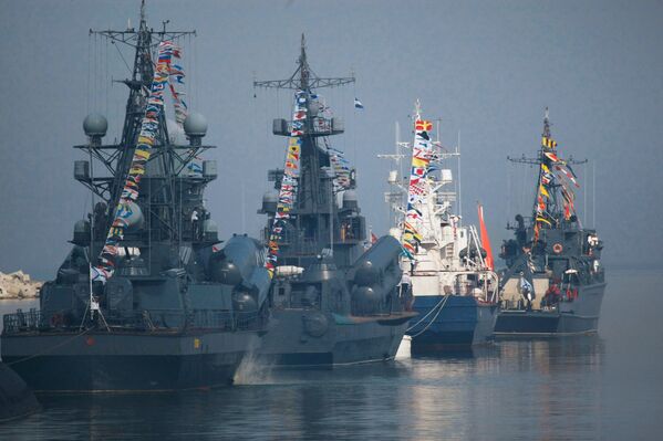Корабли Балтийского флота участвуют в репетиция военно-морского парада к Дню ВМФ в Балтийске