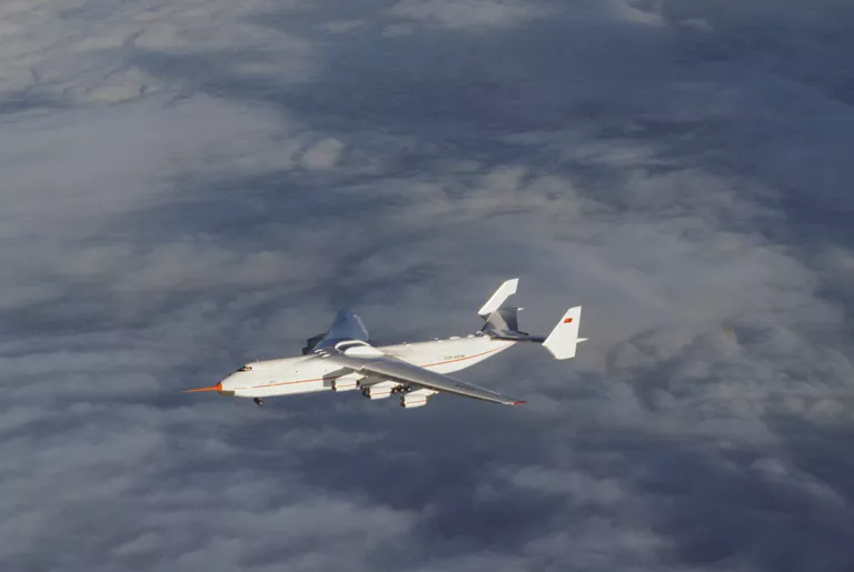 Самолет Ан-225 Мрия. Архивное фото Самолет Ан-225 Мрия. Архивное фото