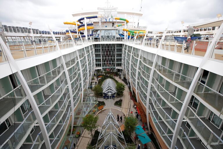 Самый большой круизный лайнер в мире — Harmony of the seas