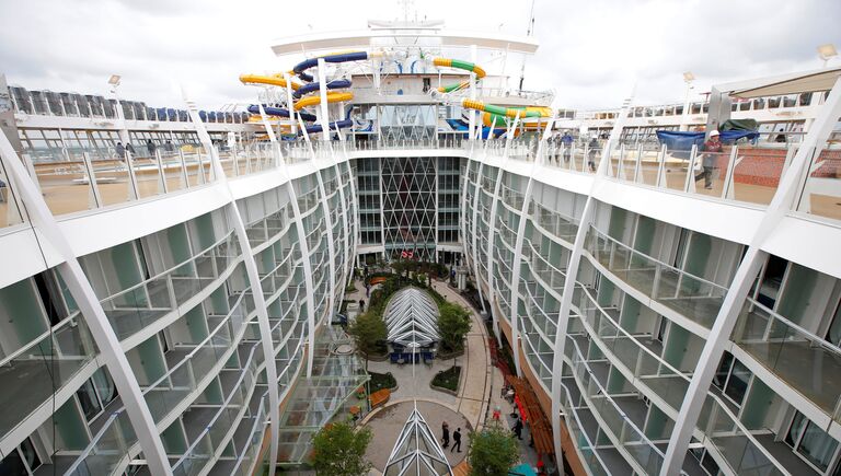 Самый большой круизный лайнер в мире — Harmony of the seas