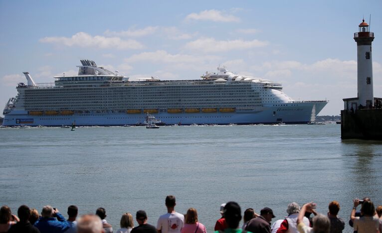 Самый большой круизный лайнер в мире — Harmony of the seas